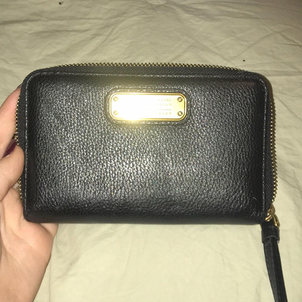 Marc jacobs wristlet